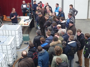 Veel belangstelling voor workshop 'Bouw je eigen biofilter'.